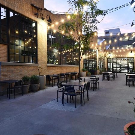 Free Parking! Downtown King Suite Lucas Oil- Conv Center Skywalk#1 Indianapolis Exterior foto
