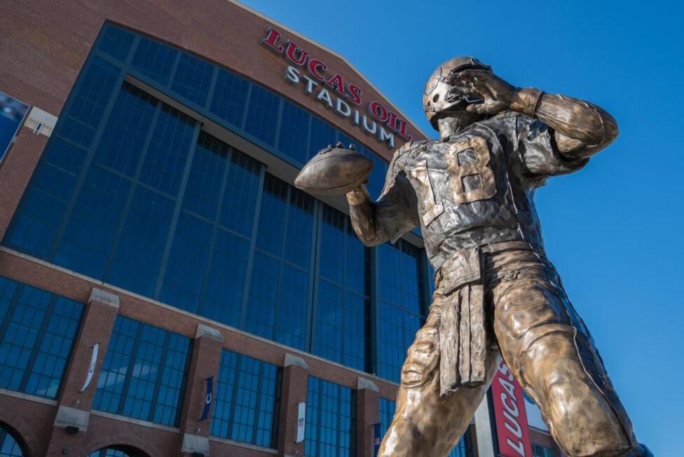 Free Parking! Downtown King Suite Lucas Oil- Conv Center Skywalk#1 Indianapolis Exterior foto