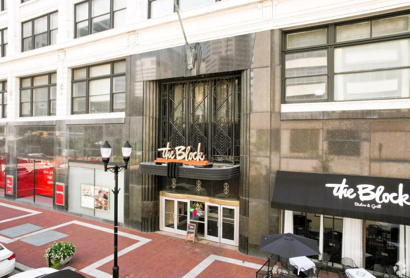 Free Parking! Downtown King Suite Lucas Oil- Conv Center Skywalk#1 Indianapolis Exterior foto