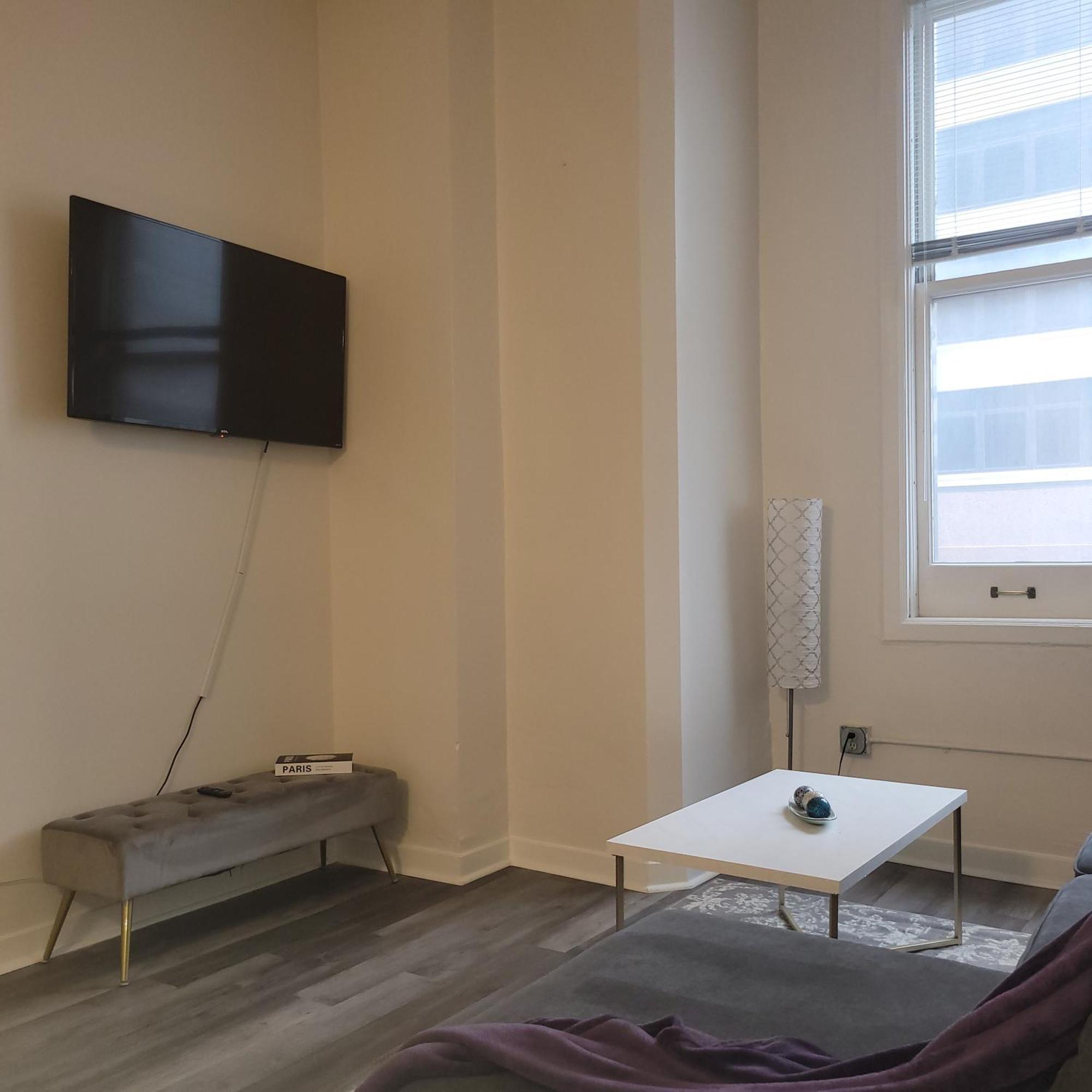 Free Parking! Downtown King Suite Lucas Oil- Conv Center Skywalk#1 Indianapolis Exterior foto