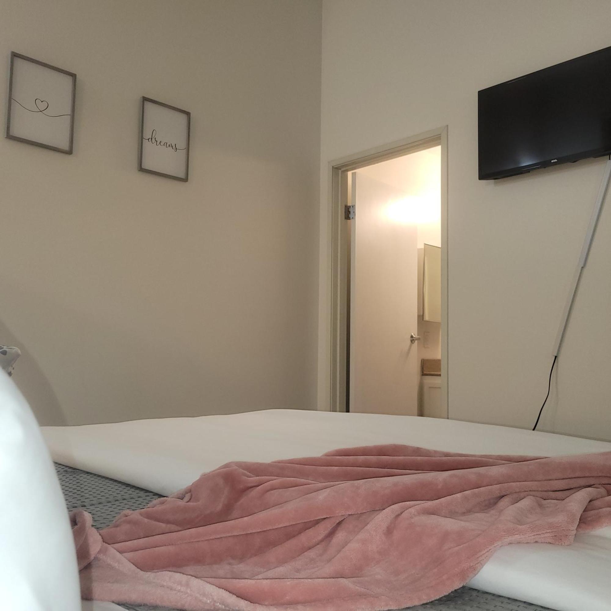 Free Parking! Downtown King Suite Lucas Oil- Conv Center Skywalk#1 Indianapolis Exterior foto